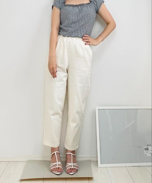 Belle Cie(ベルシー)の「ラインを拾わずすっきり見え テーパードチノパン 春コーデ(チノパンツ・レディース・アイボリー/ブラック/ベージュ/ホワイト・M/L/XL/S)」の21枚目の写真