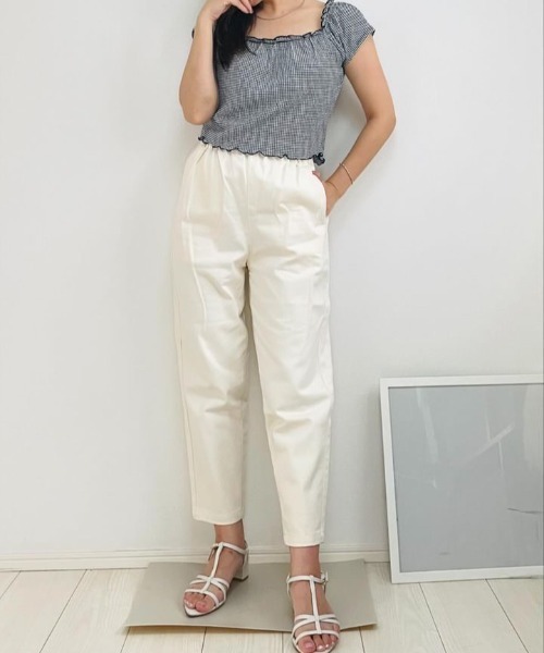 Belle Cie(ベルシー)の「ラインを拾わずすっきり見え テーパードチノパン 春コーデ(チノパンツ・レディース・アイボリー/ブラック/ベージュ/ホワイト・M/L/XL/S)」の22枚目の写真