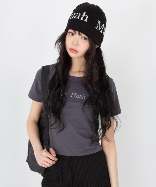 tシャツ A'GEM/9 × .kom 「muah muah/ムーアムーア」HOT FIX LOGO HALF T-SHIRT/ホットフィックスロゴ A'GEM/9 × .kom 『muah muah/ムーアムーア』HOT FIX LOGO HALF T