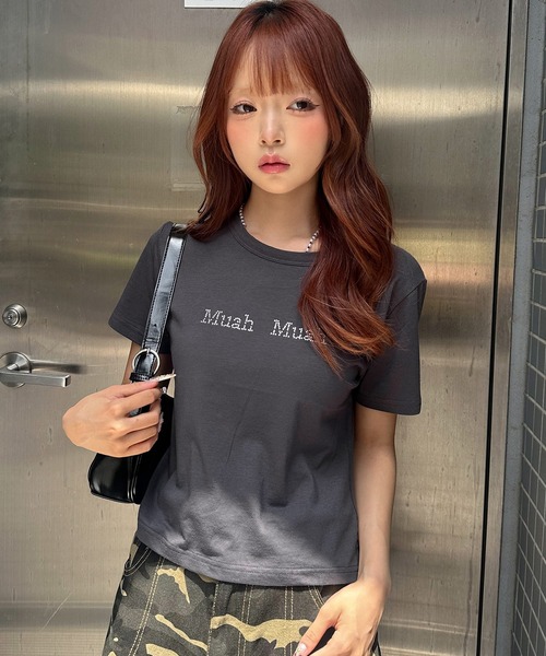 muahmuah(ムーアムーア)の「A'GEM/9 × .kom 『muah muah/ムーアムーア』HOT FIX LOGO HALF T-SHIRT/ホットフィックスロゴ TEE(Tシャツ/カットソー・レディース・ホワイト/ピンク/チャコールグレー・FREE)」の14枚目の写真