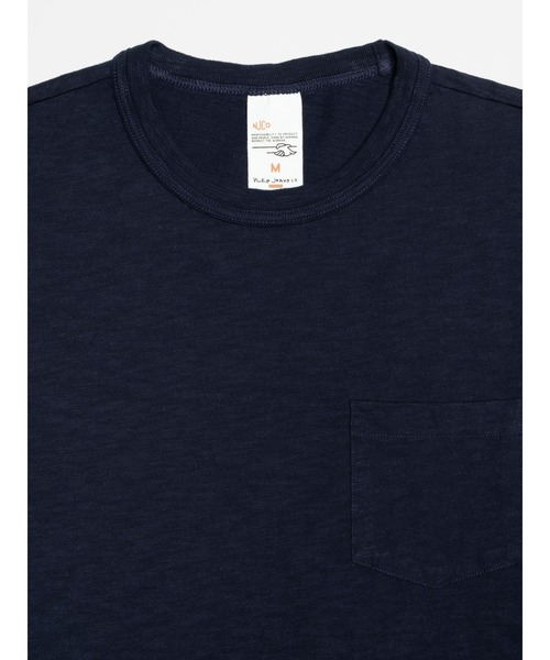 Nudie Jeans(ヌーディージーンズ)の「Nudie Jeans/ヌーディージーンズ Roy Heavy Slub T-Shirt / ポケットTシャツ(Tシャツ/カットソー・メンズ・スミクロ/アイボリー/ダークブルー・S/M/L/XL)」の5枚目の写真