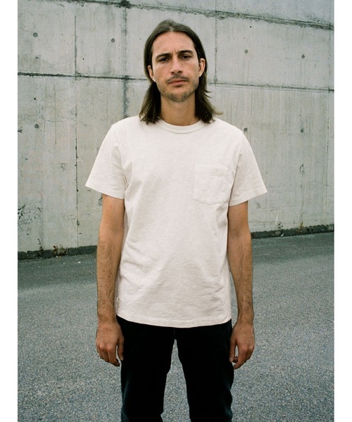 Nudie Jeans(ヌーディージーンズ)の「Nudie Jeans/ヌーディージーンズ Roy Heavy Slub T-Shirt / ポケットTシャツ(Tシャツ/カットソー・メンズ・スミクロ/アイボリー/ダークブルー・S/M/L/XL)」の4枚目の写真