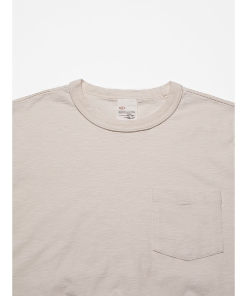 Nudie Jeans(ヌーディージーンズ)の「Nudie Jeans/ヌーディージーンズ Roy Heavy Slub T-Shirt / ポケットTシャツ(Tシャツ/カットソー・メンズ・スミクロ/アイボリー/ダークブルー・S/M/L/XL)」の10枚目の写真