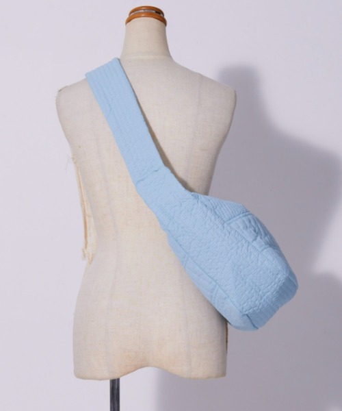 FIG&VIPER（フィグアンドバイパー）の「キルティングBIGショルダーバッグ（ショルダーバッグ・レディース・ブラック/ライトブルー・FREE）」の3枚目の写真