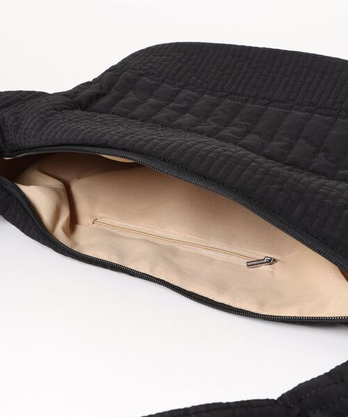 FIG&VIPER（フィグアンドバイパー）の「キルティングBIGショルダーバッグ（ショルダーバッグ・レディース・ブラック/ライトブルー・FREE）」の16枚目の写真