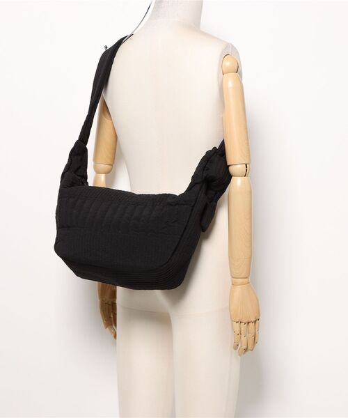 FIG&VIPER（フィグアンドバイパー）の「キルティングBIGショルダーバッグ（ショルダーバッグ・レディース・ブラック/ライトブルー・FREE）」の17枚目の写真