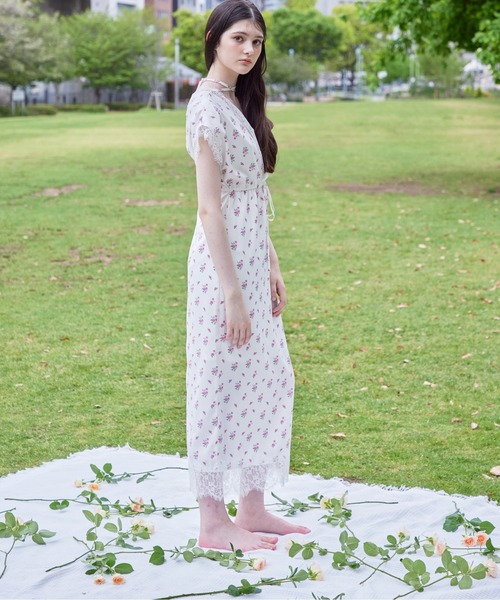 etre loin(エトルワン)の「Lace trimming flower dress(ワンピース・レディース・ブラック/ブルー/ピンク・M)」の5枚目の写真