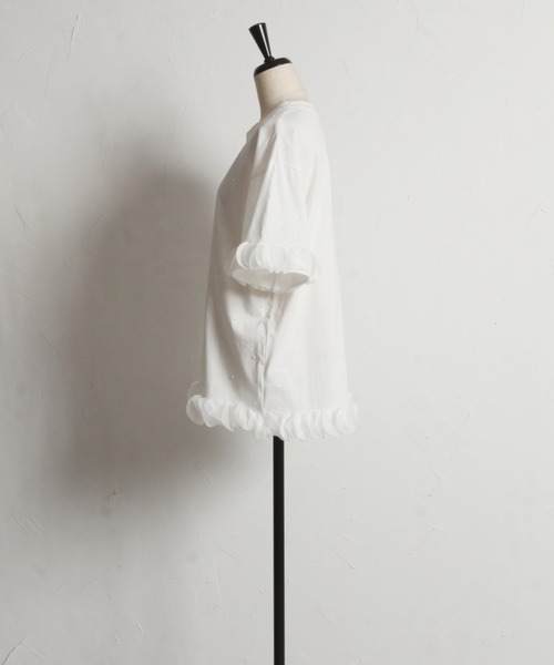 tocco closet(トッコ クローゼット)の「【ZOZO限定】同色パールフリルチュールトップス(Tシャツ/カットソー・レディース・ホワイト/ブラック・M)」の5枚目の写真