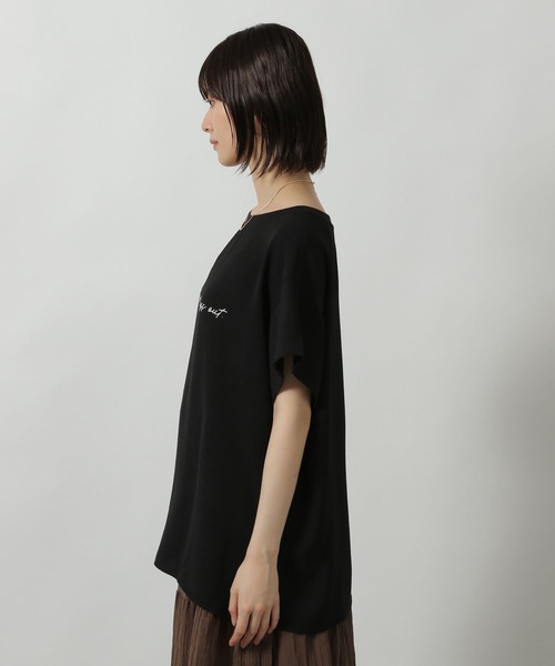 LAKOLE（ラコレ）の「布帛プリントT / 571205（Tシャツ/カットソー・レディース・オフホワイト/ブラウン/ライトブルー/ブラック・FREE）」の16枚目の写真