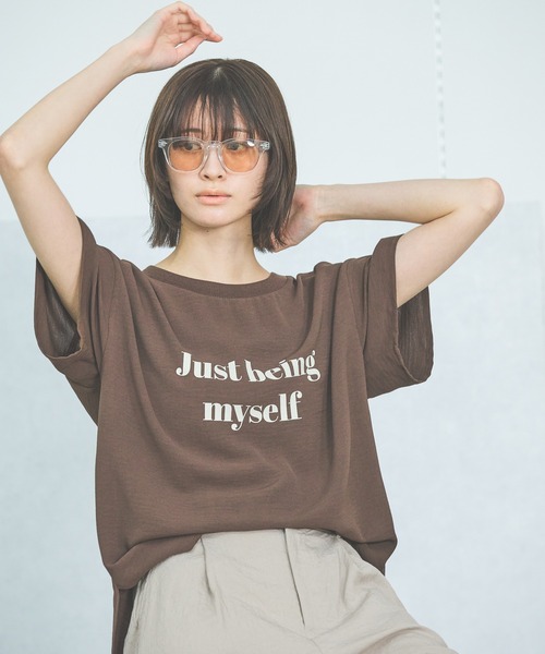 LAKOLE（ラコレ）の「布帛プリントT / 571205（Tシャツ/カットソー・レディース・オフホワイト/ブラウン/ライトブルー/ブラック・FREE）」の12枚目の写真