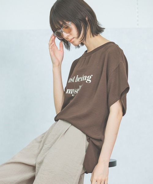 LAKOLE（ラコレ）の「布帛プリントT / 571205（Tシャツ/カットソー・レディース・オフホワイト/ブラウン/ライトブルー/ブラック・FREE）」の13枚目の写真