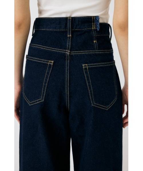 MOUSSY(マウジー)の「CROSS WAIST WIDE STRAIGHT/クロスウエストワイドストレートデニム(デニムパンツ・レディース・ブルー/ライトブルー/ダークブルー/ブラック・0/1/2)」の12枚目の写真