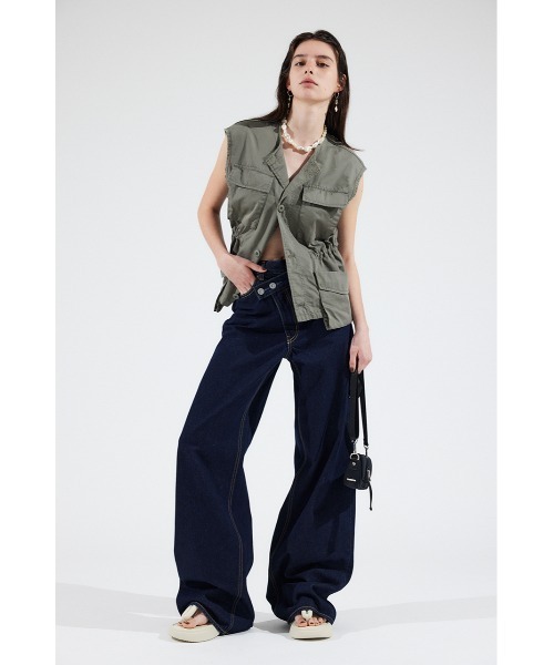 MOUSSY(マウジー)の「CROSS WAIST WIDE STRAIGHT/クロスウエストワイドストレートデニム(デニムパンツ・レディース・ブルー/ライトブルー/ダークブルー/ブラック・0/1/2)」の16枚目の写真