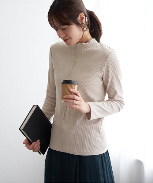ikka(イッカ)の「前後2WAY三角テレコプルオーバー(Tシャツ/カットソー・レディース・ブラック/ワイン/オフホワイト/グレー/ダークグリーン/ライトグレー・S/M/L)」の1枚目の写真