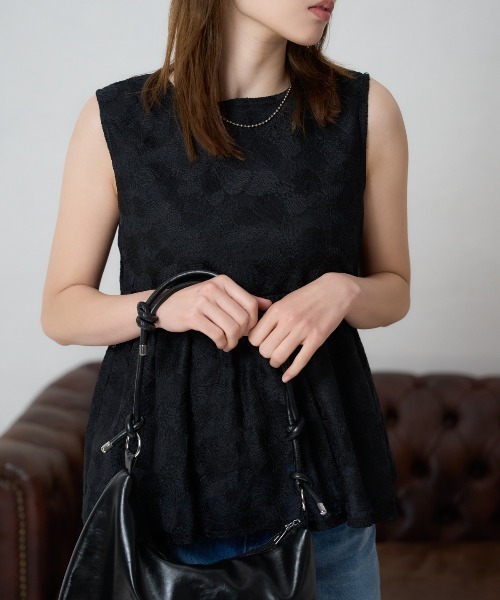 TRIANGLE PALETTE（トライアングルパレット）の「レースノースリーブブラウス/セットアップ対応（シャツ/ブラウス・レディース・ホワイト/ブラック・FREE）」の2枚目の写真