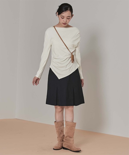 miette（ミエット）の「アシンメトリーオフショルダートップス（Tシャツ/カットソー・レディース・ブラック/ボルドー/オフホワイト・S/M）」の4枚目の写真