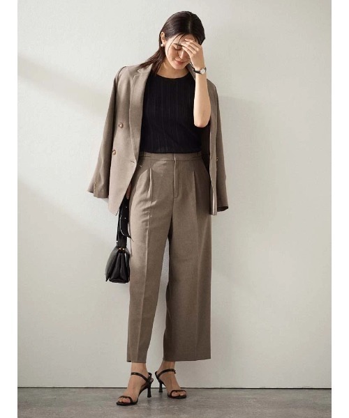 Perfect Suit FActory(パーフェクトスーツファクトリー)の「【洗える・速乾・ストレッチ・薄手】からみメッシュ ダブルジャケット・ワイドパンツセットアップ(スーツセット・レディース・ブラウン/チャコールグレー/ネイビー・L/M/S)」の2枚目の写真