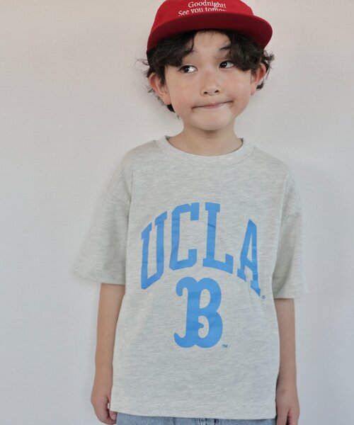 UCLA（ユーシーエルエー）の「【KIDS】【UCLA】TYPY別注ロゴプリントTEE（Tシャツ/カットソー・キッズ・グリーン/オフホワイト/チャコールグレー・XX-LARGE/LARGE/X-LARGE/SMALL/MEDIUM）」の2枚目の写真