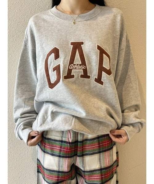 GAP(ギャップ)の「ヘビーウェイト オーバーサイズ GAPロゴ スウェットシャツ(スウェット・メンズ・ワイン/ライトグレー/ネイビー・XS/S/M/L/XL)」の9枚目の写真