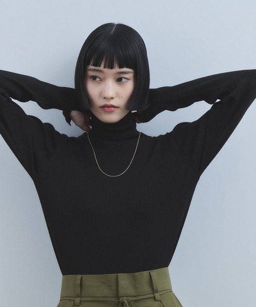 ADAM ET ROPE'（アダムエロペ）の「【WEB限定】・【サステナブル】エコベロRIBタートル（ニット/セーター・レディース・チャコールグレー/ブラック/パープル/レッド・FREE）」の16枚目の写真