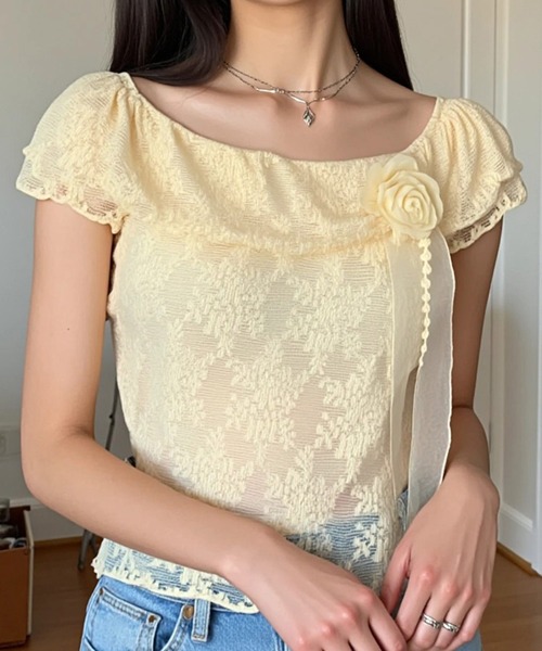.KOM(ドットコム)の「A'GEM/9 × .kom 『.KOMZ/ドットケーオーエムゼット』 /クラシカルレース×ビッグカラー オフショル風トップス(Tシャツ/カットソー・レディース・ブルー/ピンク/イエロー・FREE)」の3枚目の写真