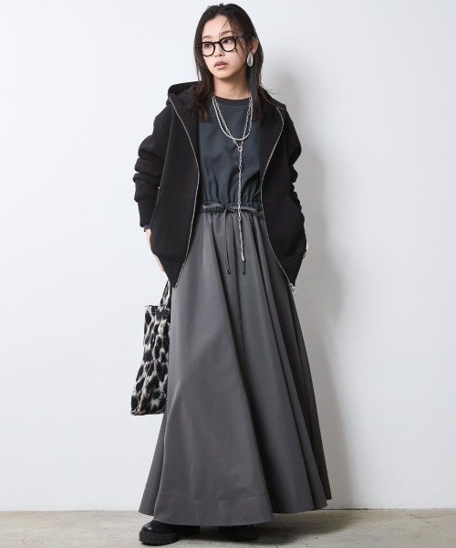 CHIC STYLE(シックスタイル)の「リブ使い異素材ドッキングロングワンピース<大きいサイズ有>シックスタイル(ワンピース・レディース・グレー/ブラック・5L/4L/3L/LL/L/M)」の21枚目の写真