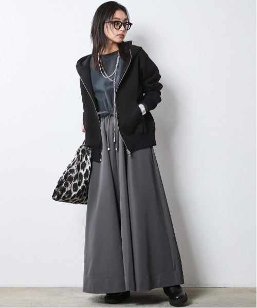 CHIC STYLE(シックスタイル)の「リブ使い異素材ドッキングロングワンピース<大きいサイズ有>シックスタイル(ワンピース・レディース・グレー/ブラック・5L/4L/3L/LL/L/M)」の22枚目の写真