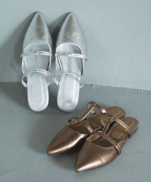 Green Parks(グリーンパークス)の「RUPIS.ポインテッドTストラップミュール(サンダル・レディース・ブラウン/シルバー・XS/S/M/XL/L)」の10枚目の写真