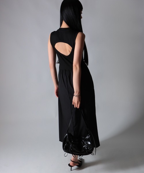 NANAHACHI（ナナハチ）の「バックオープンノースリーブワンピース（ワンピース・レディース・ブラック・SMALL/MEDIUM/LARGE）」の6枚目の写真