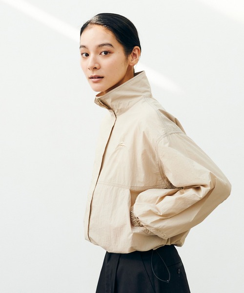 KELTY（ケルティ）の「KELTY/ケルティ ショートスタンドブルゾン（ブルゾン・レディース・グレイッシュベージュ/カーキ/ブラック/ブルー・FREE）」の5枚目の写真