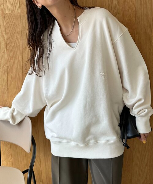 DISCOAT(ディスコート)の「【ユニセックス】ワンポイント刺繍ピグメントスキッパースウェット(スウェット・レディース・アイボリー/チャコールグレー/ブラウン・FREE)」の5枚目の写真