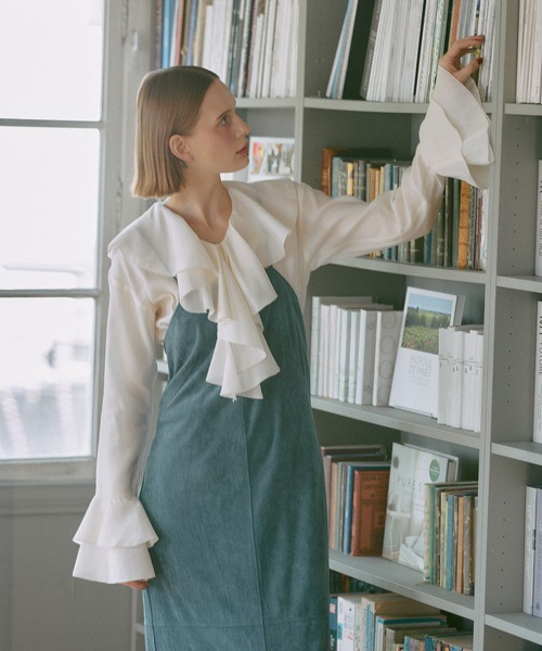 mysty woman(ミスティウーマン)の「ラッフルフリルブラウス 581484(シャツ/ブラウス・レディース・ブラック/オフホワイト・FREE)」の1枚目の写真