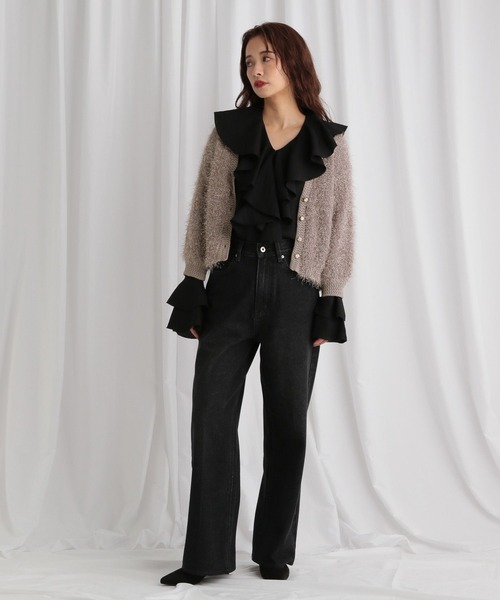 mysty woman(ミスティウーマン)の「ラッフルフリルブラウス 581484(シャツ/ブラウス・レディース・ブラック/オフホワイト・FREE)」の8枚目の写真