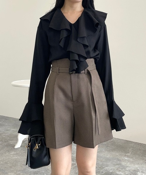 mysty woman(ミスティウーマン)の「ラッフルフリルブラウス 581484(シャツ/ブラウス・レディース・ブラック/オフホワイト・FREE)」の18枚目の写真