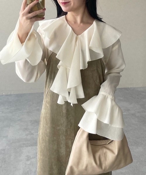 mysty woman(ミスティウーマン)の「ラッフルフリルブラウス 581484(シャツ/ブラウス・レディース・ブラック/オフホワイト・FREE)」の10枚目の写真