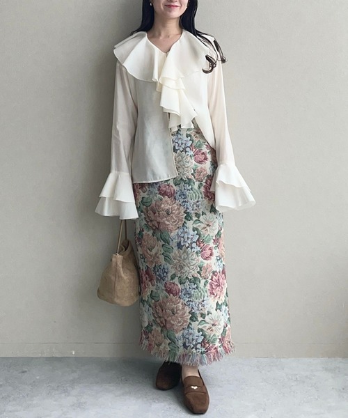 mysty woman(ミスティウーマン)の「ラッフルフリルブラウス 581484(シャツ/ブラウス・レディース・ブラック/オフホワイト・FREE)」の17枚目の写真