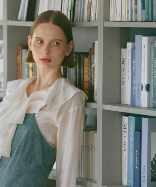 mysty woman(ミスティウーマン)の「ラッフルフリルブラウス 581484(シャツ/ブラウス・レディース・ブラック/オフホワイト・FREE)」の6枚目の写真