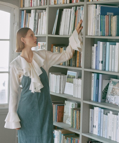 mysty woman(ミスティウーマン)の「ラッフルフリルブラウス 581484(シャツ/ブラウス・レディース・ブラック/オフホワイト・FREE)」の7枚目の写真