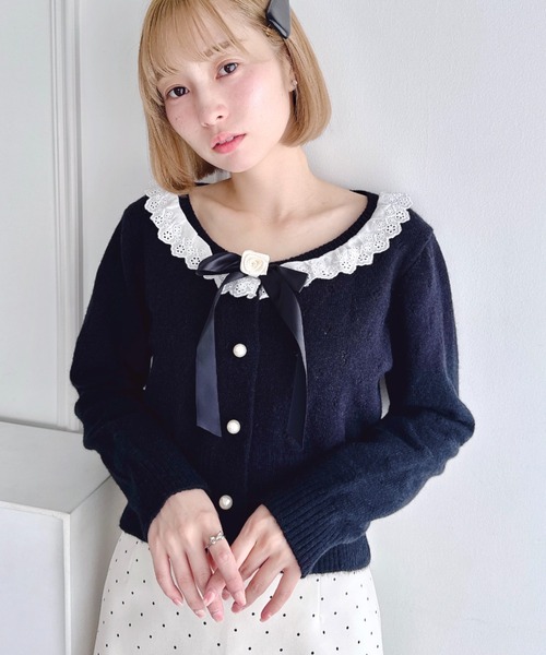 Loueme（ルエム）の「ローズリボンアイレットニットカーディガン（カーディガン/ボレロ・レディース・アイボリー/ブラック/グレー・FREE）」の3枚目の写真