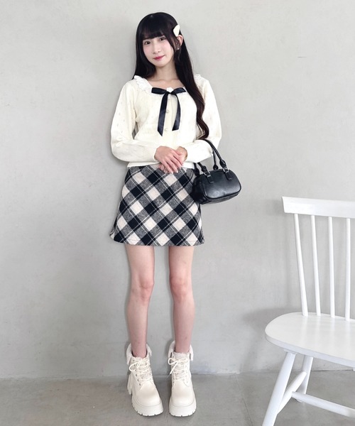 Loueme（ルエム）の「ローズリボンアイレットニットカーディガン（カーディガン/ボレロ・レディース・アイボリー/ブラック/グレー・FREE）」の13枚目の写真
