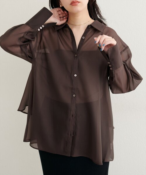 natural couture(ナチュラルクチュール)の「WEB限定 /【大人ナチュ】バックフレアシャツ(シャツ/ブラウス・レディース・オフホワイト/ピンク/ブラウン/サックスブルー・FREE)」の1枚目の写真