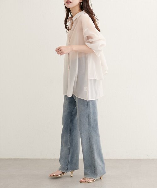 natural couture(ナチュラルクチュール)の「WEB限定 /【大人ナチュ】バックフレアシャツ(シャツ/ブラウス・レディース・オフホワイト/ピンク/ブラウン/サックスブルー・FREE)」の8枚目の写真