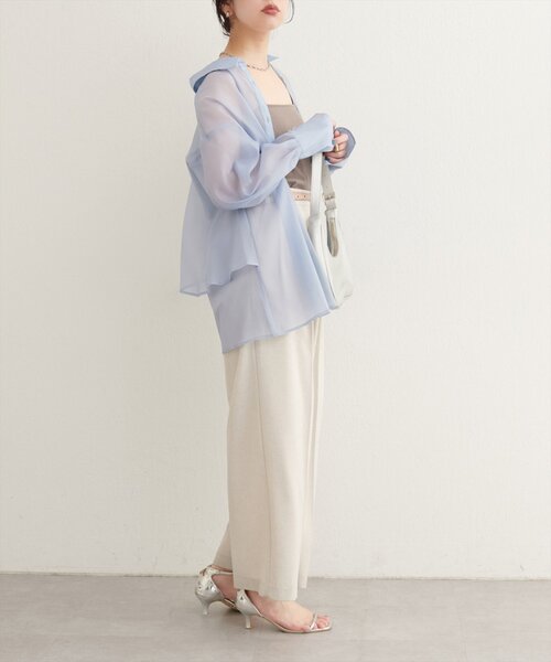natural couture(ナチュラルクチュール)の「WEB限定 /【大人ナチュ】バックフレアシャツ(シャツ/ブラウス・レディース・オフホワイト/ピンク/ブラウン/サックスブルー・FREE)」の16枚目の写真
