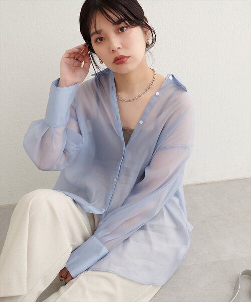 natural couture(ナチュラルクチュール)の「WEB限定 /【大人ナチュ】バックフレアシャツ(シャツ/ブラウス・レディース・オフホワイト/ピンク/ブラウン/サックスブルー・FREE)」の17枚目の写真