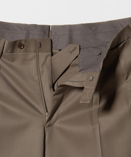 UNITED ARROWS(ユナイテッドアローズ)の「ギャバジン 2インプリーツ スラックス(スラックス・メンズ・モカ・48/50/46/44/52)」の12枚目の写真
