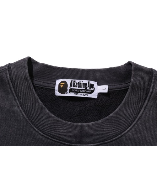 A BATHING APE(アベイシングエイプ)の「GARMENT DYE COLLEGE RELAXED FIT CREWNECK SWEATSHIRT(スウェット・メンズ・チャコール/オリーブ・XX-LARGE/LARGE/SMALL/MEDIUM/X-LARGE)」の7枚目の写真