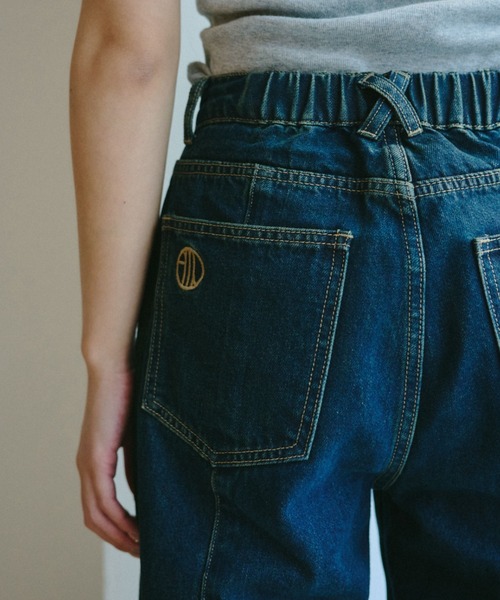 INTER FACTORY（インターファクトリー）の「emuniem by.ゆいか - タックデニムストレートパンツ（デニムパンツ・レディース・ブルー・MEDIUM/LARGE）」の20枚目の写真