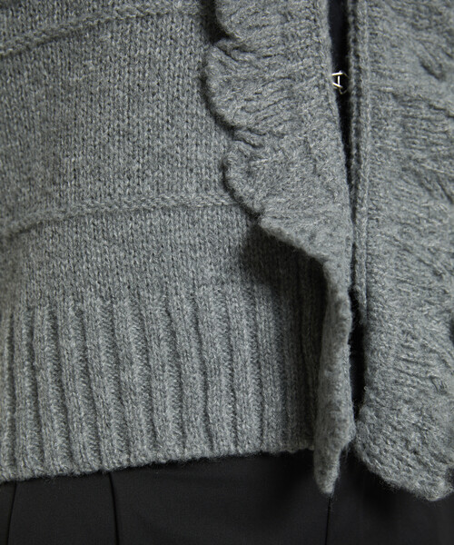 PUBLUX（パブリュクス）の「PUBLUX/パブリュクス フリルホックカーディガン　限定展開（カーディガン/ボレロ・レディース・ブラック/ブラウン/グレー/オフホワイト・ﾌﾘ-）」の15枚目の写真