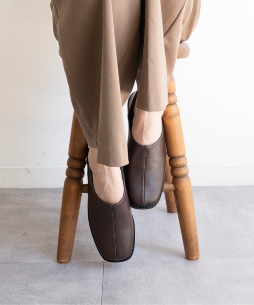 Fabby fabby（ファビィーファビィー）の「サイドVカットスリッポンシューズ（スリッポン・レディース・ブラック/ベージュ/ブラウン・SMALL/MEDIUM/LARGE）」の13枚目の写真