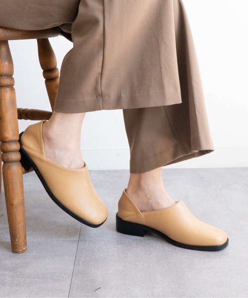 Fabby fabby（ファビィーファビィー）の「サイドVカットスリッポンシューズ（スリッポン・レディース・ブラック/ベージュ/ブラウン・SMALL/MEDIUM/LARGE）」の15枚目の写真